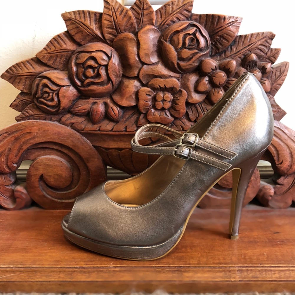 Colin Stuart heels